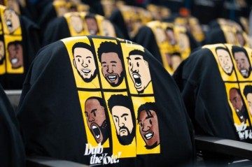 开云体育在线-【现场】焦点战摧毁灰熊 勇士主场收获最好圣诞礼物