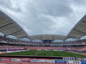 开云体育网址-郑大世上场了!看看日本J2冠军最后一个主场比赛